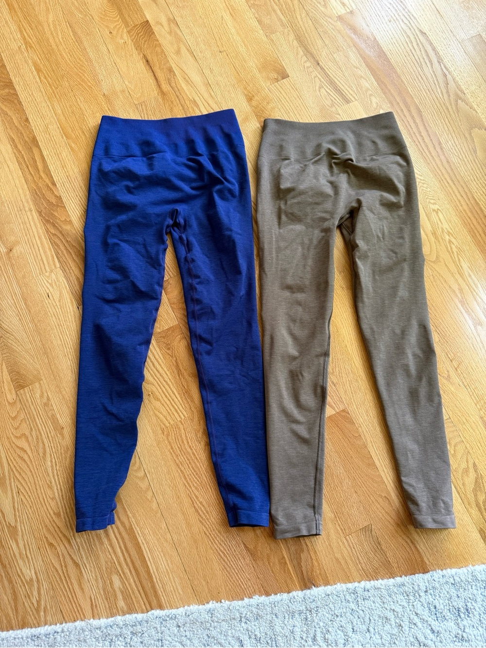 Alphalete Leggings - medium